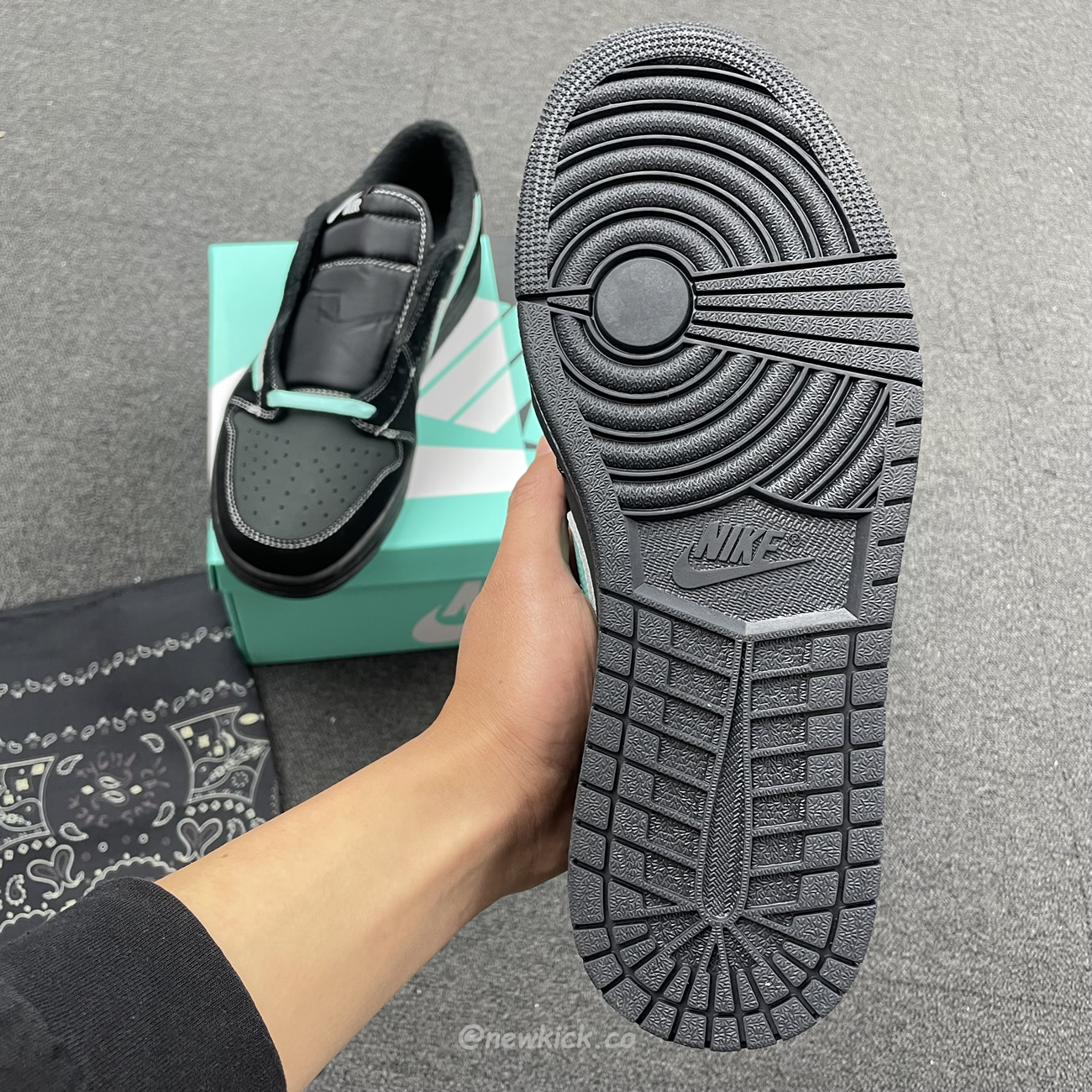 Air Jordan 1 Low Dazzles With Tiffany Cus Travis Dm7866 311 (2) - www.newkick.vip